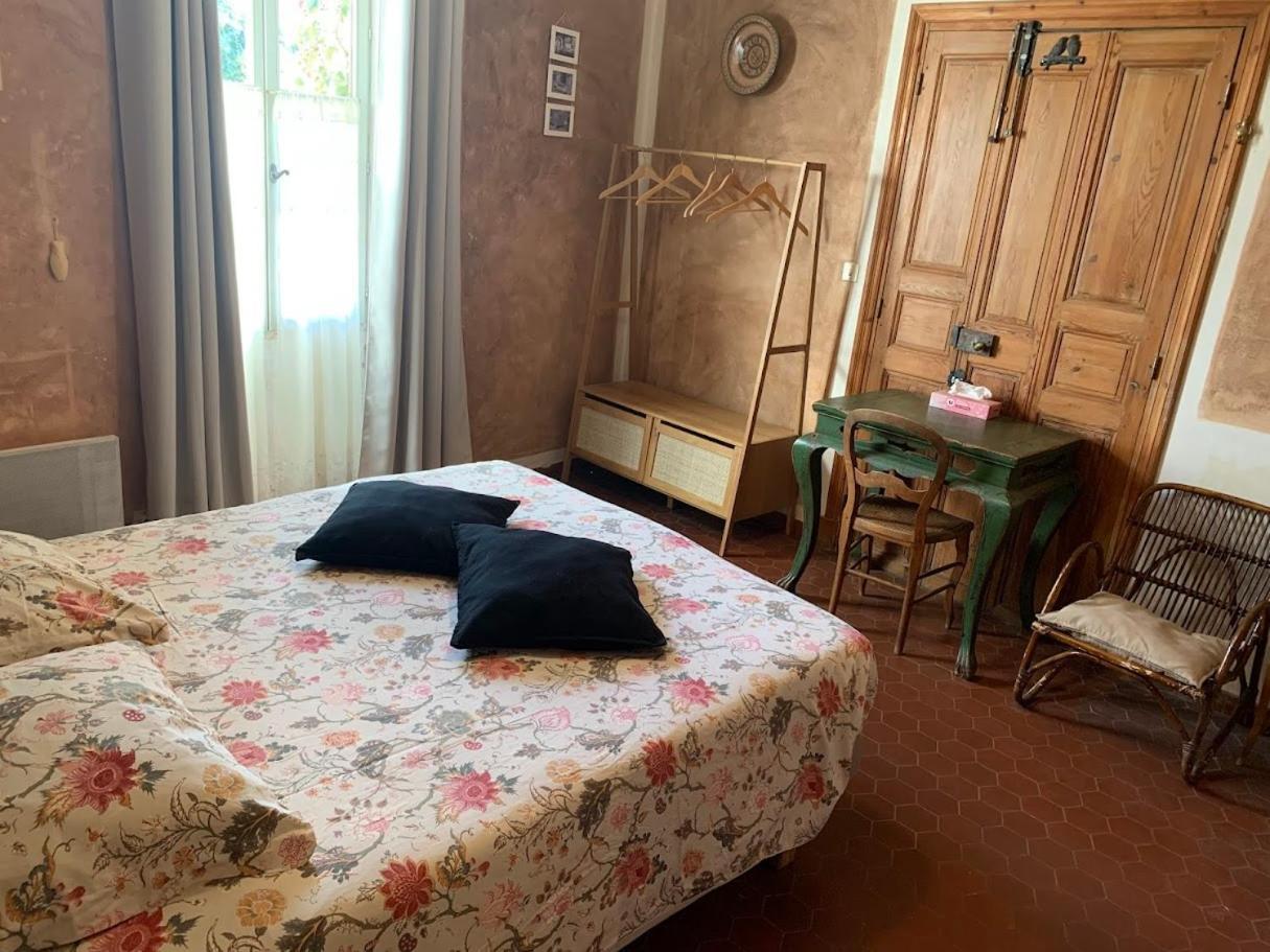 Chambres Et Table D'Hotes Au Brabo Mormoiron Exterior foto